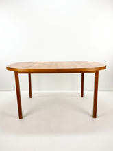 Afbeelding in Gallery-weergave laden, Ovale Vintage Teak Eettafel
