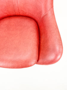 <transcy>Red Imitation Leather Armchair</transcy>