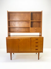 Load image into Gallery viewer, Zweedse Teak Wandkast / Boekenkast

