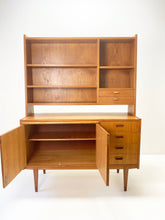 Load image into Gallery viewer, Zweedse Teak Wandkast / Boekenkast
