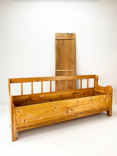 Afbeelding in Gallery-weergave laden, Vintage Zweedse Keukenbank / Klepbank
