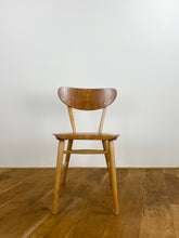 Load image into Gallery viewer, chair

