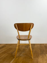 Load image into Gallery viewer, chair
