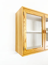 Afbeelding in Gallery-weergave laden, Grenen Hangkast
