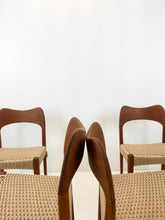 Afbeelding in Gallery-weergave laden, Arne Hovmand-Olsen, Mogens Kold - Eetkamer stoelen (set van 4)
