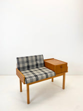 Afbeelding in Gallery-weergave laden, Teak Halkastje / Bankje

