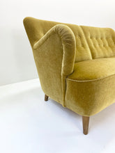 Load image into Gallery viewer, &lt;transcy&gt;Yellow Velvet Sofa&lt;/transcy&gt;
