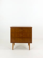 Load image into Gallery viewer, Chest of drawers
