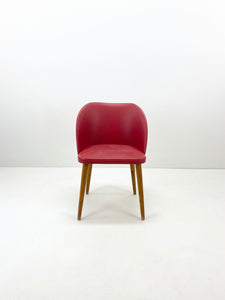 <tc>Little Red Chair</tc>