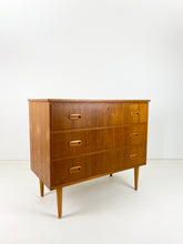 Load image into Gallery viewer, Chest of drawers
