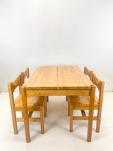 Afbeelding in Gallery-weergave laden, Ilmari Tapiovaara Eettafel Met 4 Stoelen voor Laukaan Pu (Set)
