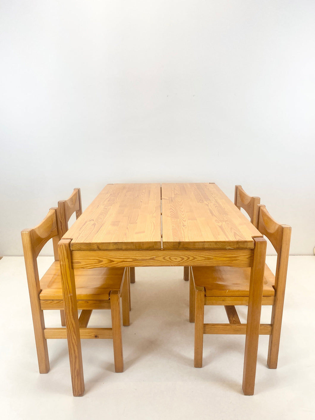 Ilmari Tapiovaara Eettafel Met 4 Stoelen voor Laukaan Pu (Set)