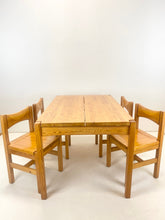 Afbeelding in Gallery-weergave laden, Ilmari Tapiovaara Eettafel Met 4 Stoelen voor Laukaan Pu (Set)
