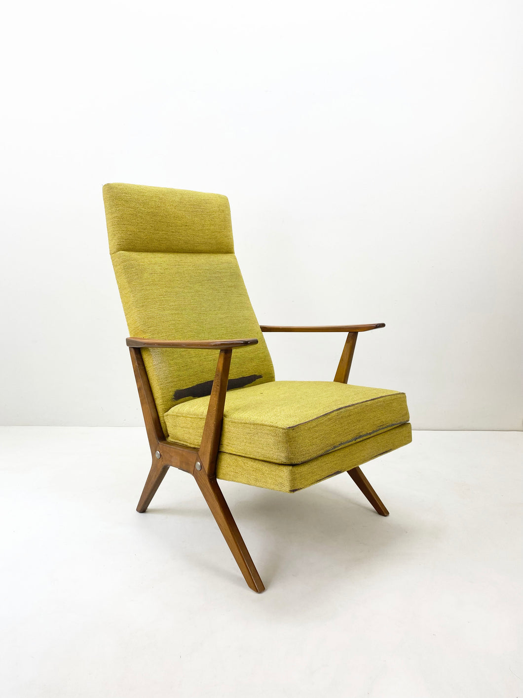 <tc>Scandinavian Vintage Armchair</tc>