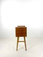 Afbeelding in Gallery-weergave laden, Klein Kastje
