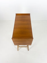 Afbeelding in Gallery-weergave laden, Klein Kastje
