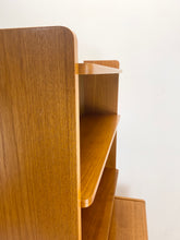 Load image into Gallery viewer, Kleine Teak Wandkast / Boekenkast
