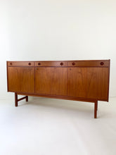 Afbeelding in Gallery-weergave laden, Zweedse Dressoir
