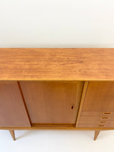 Afbeelding in Gallery-weergave laden, Zweeds Dressoir
