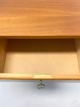 Load image into Gallery viewer, Hoge Mid-Century Teak Ladekast
