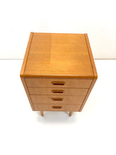 Afbeelding in Gallery-weergave laden, Smalle Teak Ladekast
