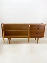 Load image into Gallery viewer, Scandinavische Teak Dressoir / Sideboard
