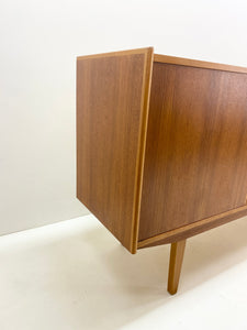 Scandinavische Teak Dressoir / Sideboard