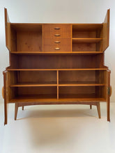 Afbeelding in Gallery-weergave laden, Brede Teak Wandkast
