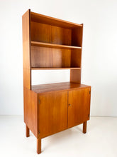 Afbeelding in Gallery-weergave laden, Kleine Teak Wandkast
